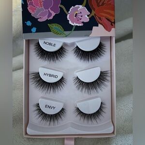 Winsome Lash Whimsical Baldwin Floral Motifs Eyelash Set